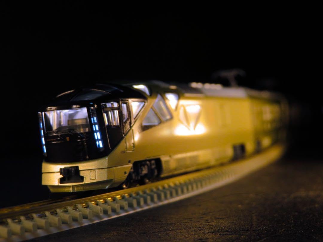 KATO E001形 TRAIN SUITE 四季島(室内灯取付済)【新品】 image.png